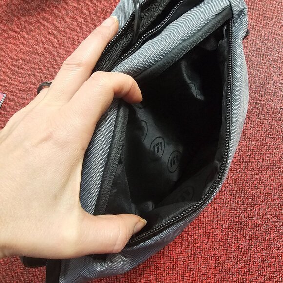 Travis Mathew Golf Approach Toiletry Case Gray Dopp Kit Travel Pouch Bag New - Picture 6 of 10